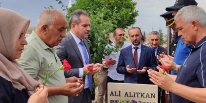 Mamak Kaymakamı 15 Temmuz şehitlerini kabirleri başında andı