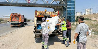 Ankara Ayaş Yolu'nda köprü altına atılan lastikler temizlendi
