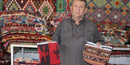 Ankara Kalesi’nde hizmet veren çift, atık kilimleri piyasaya kazandırıyor