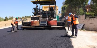 Çankaya Belediyesi ekipleri Alacaatlı’da asfaltları yeniledi