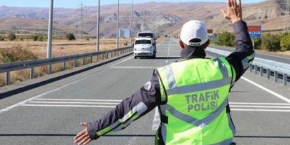 Mamak'taki trafik magandasının ehliyeti gitti: Kaymakamlık duyurdu