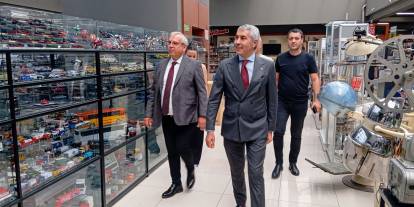 Beypazarı heyeti gezide: Sanayiyi ve müzeyi ziyaret ettiler