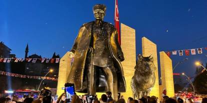 Keçiören’de Atatürk ve kurtlu Zafer Anıtı dikildi