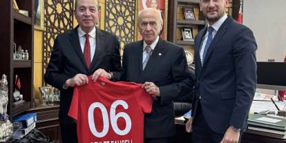 Gençlerbirliği yönetimi Devlet Bahçeli’yi ziyaret etti