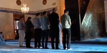 Aynı camide iki cemaat birden olur mu?