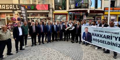 Ankaralı şoförler Hakkari'deki otomobilcileri ziyaret etti