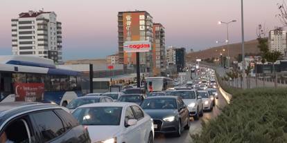 Bağlıca Ulupınar Caddesi’nde yollar bozuk: Vatandaş asfalt istiyor