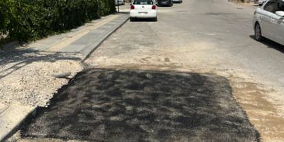 Mamak'taki bozuk yola ekipler müdahale etti: Yeni asfalt atıldı