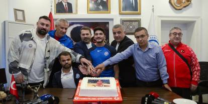 ASKİ'den dünya şampiyonu Muhammed Furkan Özbek’e kutlama