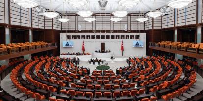 MHP’den yeni kanun teklifi: Sağlık hizmeti bebeklere ücretsiz verilsin