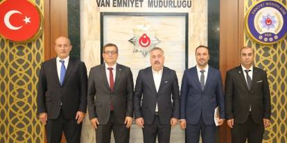Ankaralı sendikacılar Van'da: Emniyet müdürü ile görüştüler