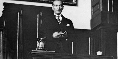 Fethi Yaşar: Atatürk ve silah arkadaşlarını rahmetle anıyorum