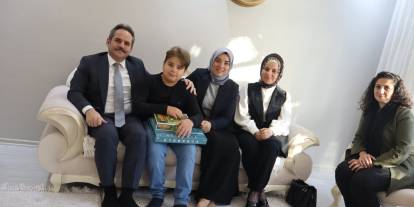 Ankara'daki kaymakamdan alkışlık hareket: Şehit ailesini ziyaret etti