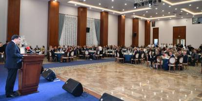 Ankara Valisi muhtarlar için yemek verdi: Hepsiyle tek tek selamlaştı
