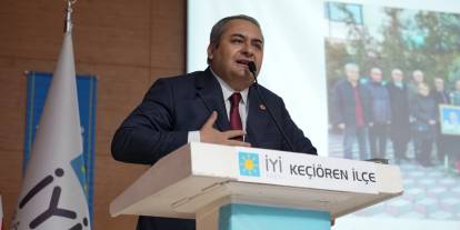Ankara'da CHP'li başkan partileri karıştırdı: Kongrede konuşma yaptı