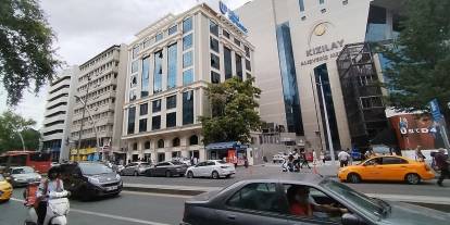 Çankaya GMK Bulvarı'nda mekana silahla saldıran şüpheliler yakalandı