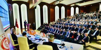 Ankara Valisi'nden bürokratlara uyarı: İşleri zamanında tamamlayın