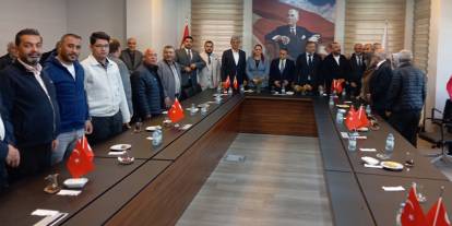 MHP’den Mamak Kırşehirliler Derneği’ne “Hayırlı Günler Komşum” ziyareti