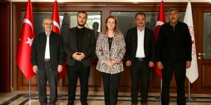 Yapracıklı yetkililer Etimesgut Kaymakamı'nı makamda ziyaret etti