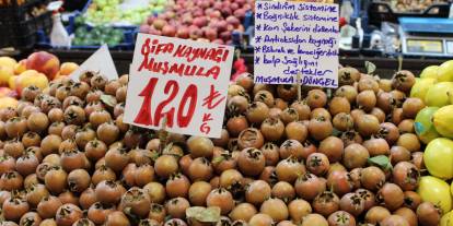 Şifa deposu muşmula tezgahlarda: Kilosu 120 TL