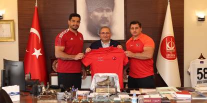 Keçiören Rıza Kayaalp’a sahip çıktı: Yeni rekorlar zamanı yiğidim!