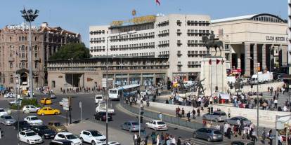 Ulus'ta korkutan patlama: ASBÜ'de panik yaşandı