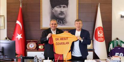 Galatasaray efsanesi Tanju Çolak Keçiören'de makamda ağırlandı