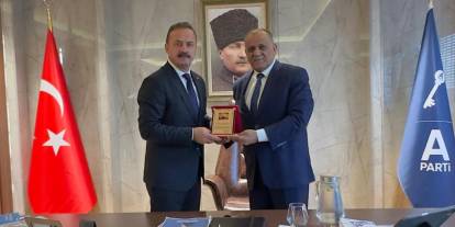 Tulpar Derneği Anahtar Parti Genel Merkezi'nde makamda ağırlandı