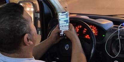 Ankara’da trafikte telefonla "oynayan" dolmuş şoförüne ceza verilmedi