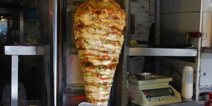 Zehirlenmenin sebebi belli oldu: Tavuk eti uzun süre bekletiliyor