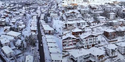 Çamlıdere beyaza büründü: Yollar açılıp buzlandı