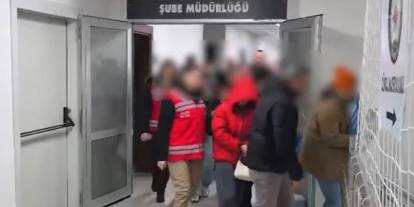 Dolandırıcı çeteye operasyon: 25’i tutuklandı