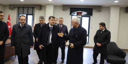 Mamak’a yapılan yeni kaymakamlık binasını incelediler