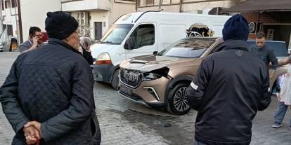 Beypazarı'nda kadın sürücü ortalığı savaş alanına çevirdi!