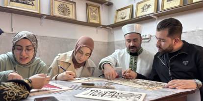 Etimesgut’un örnek imamı: Camide atölye kurup, üretti, geliriyle yardım yaptı