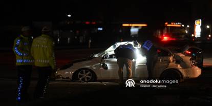 Mamak'ta feci kaza: Takla atıp tıra çarptı