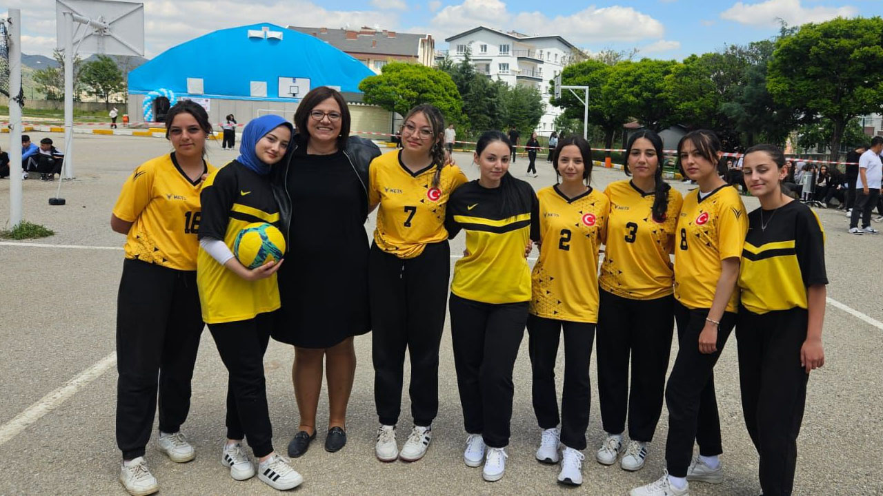 ali-naili-erdem-voleybol.jpg