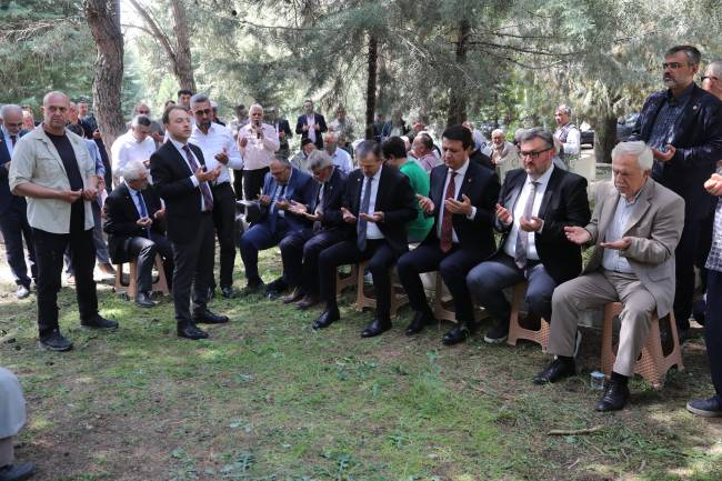 mustafa-yilmaz-annesi-vefat-etti-saadet.jpg