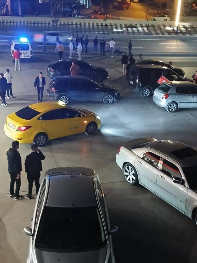 trafik-levhasina-carpan-motosikletteki-2-707541-209338.jpg