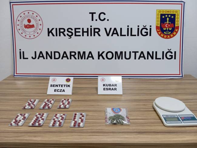 aa-20251015-39417954-39417952-kirsehirde-uyusturucu-operasyonunda-yakalanan-4-zanli-tutuklandi.jpg